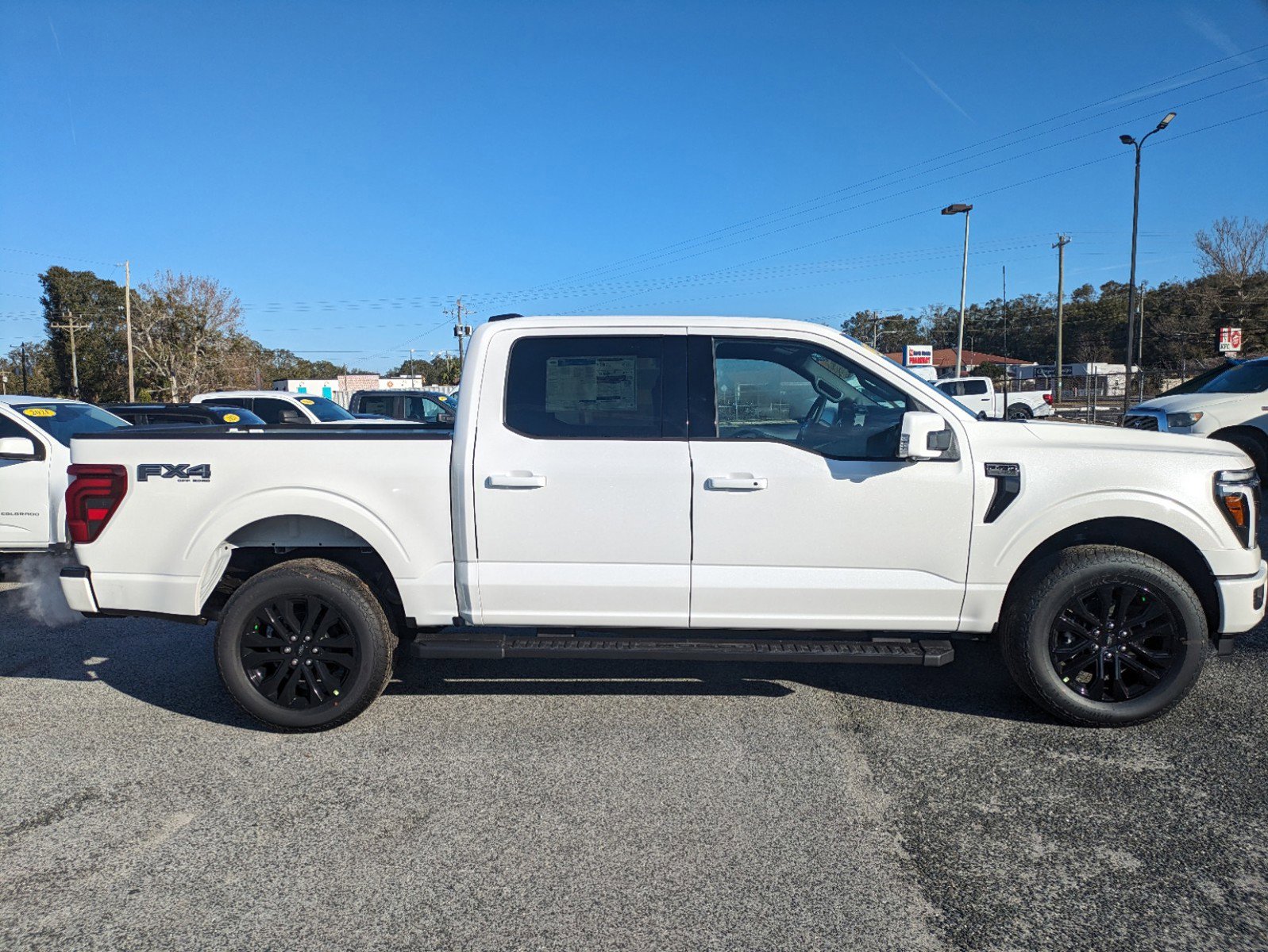 2025 Ford F-150 Lariat photo 3