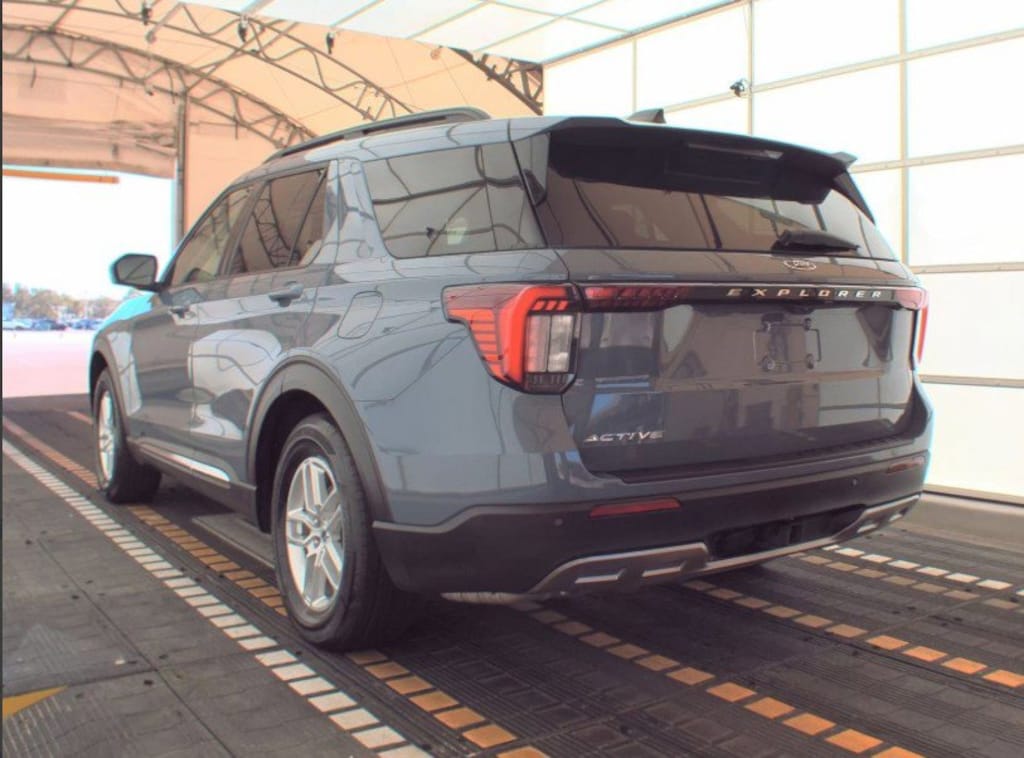 Used 2025 Ford Explorer Active Active RWD