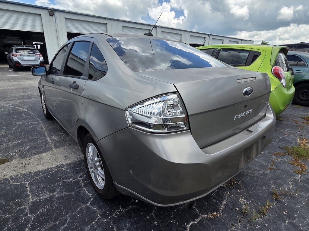 Used 2008 Ford Focus SE Sedan