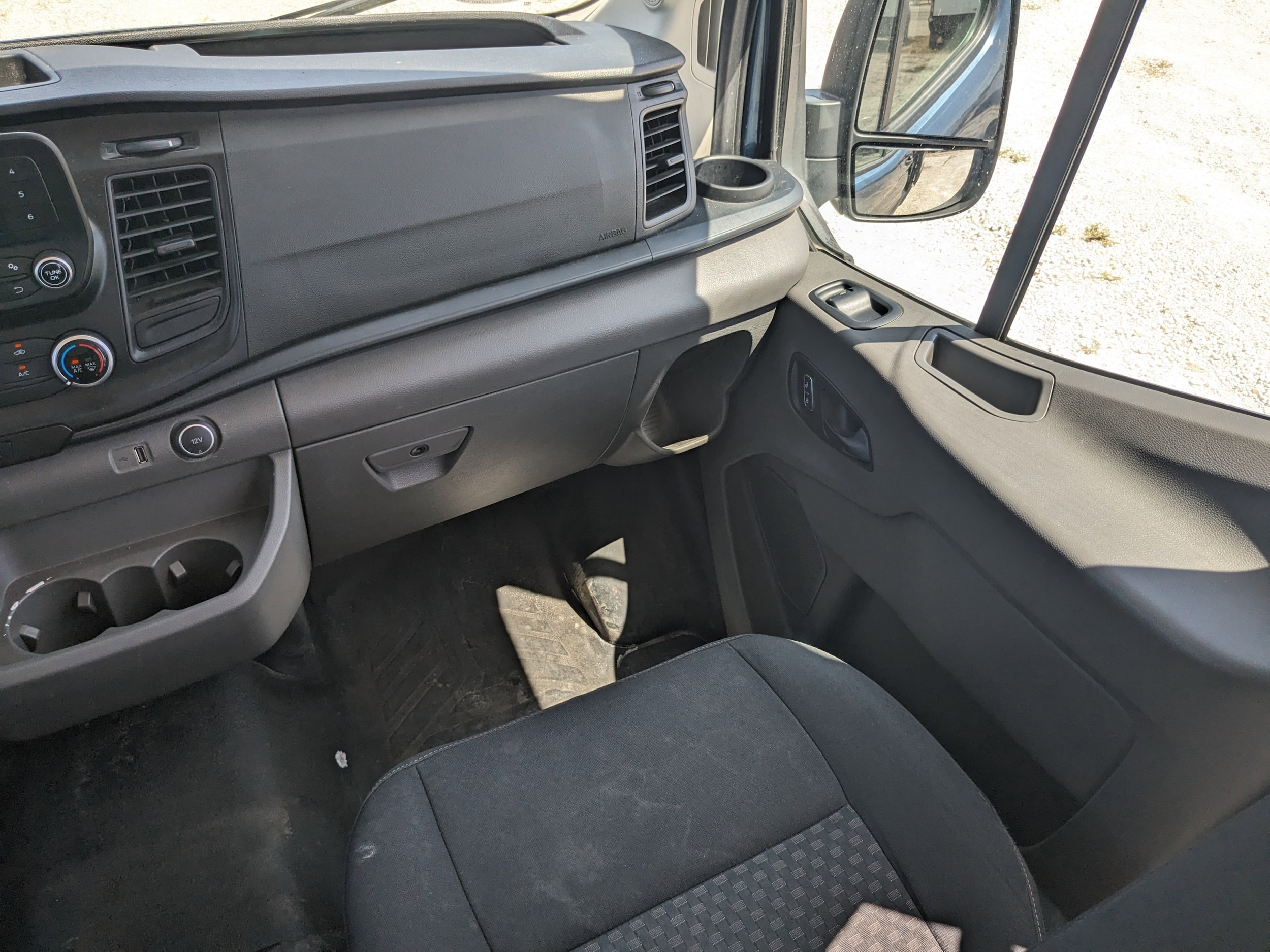 2023 Ford Transit Passenger Van XL - Photo 15