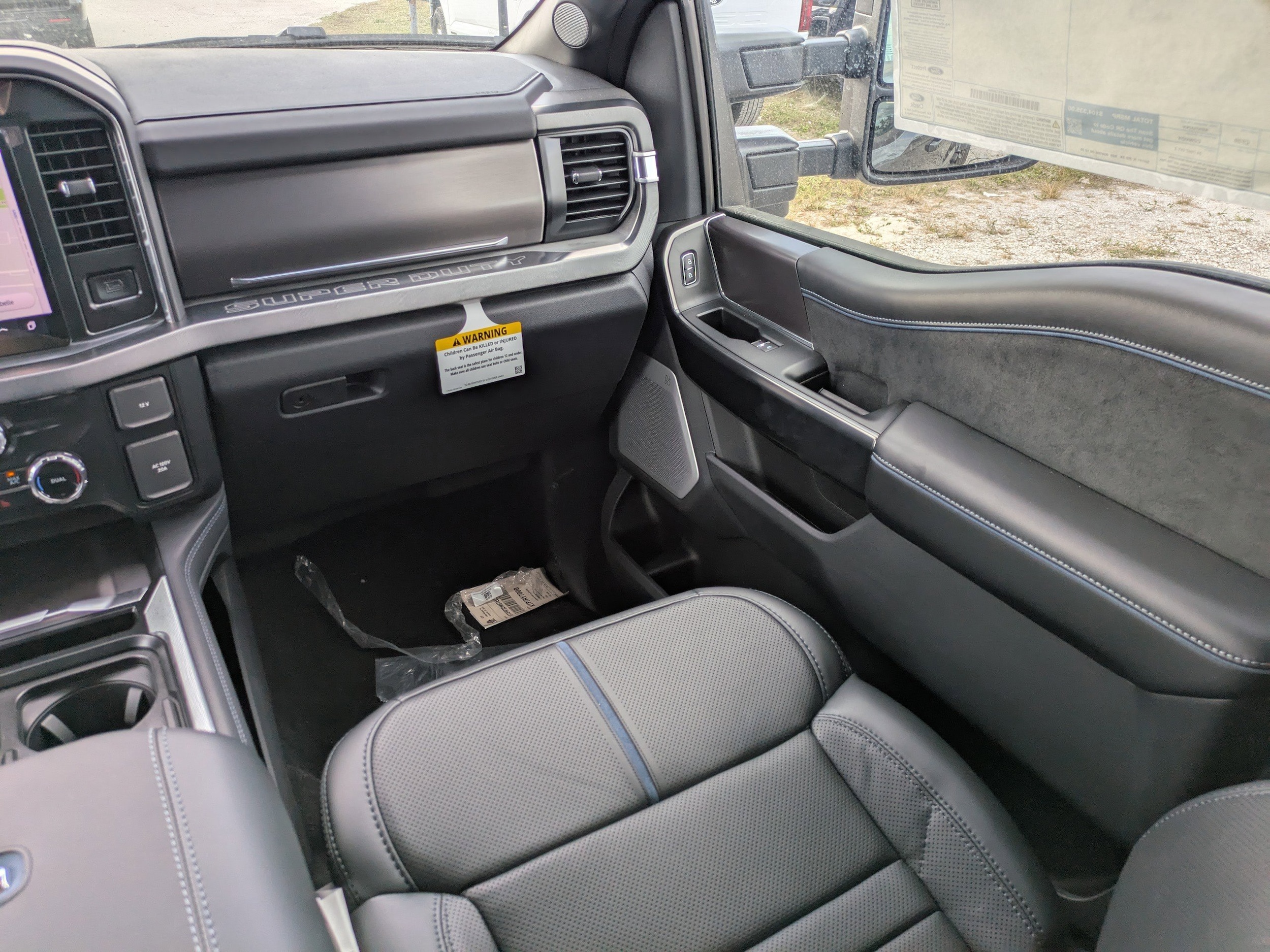 2026 Ford F-350 Super Duty Platinum - Photo 16