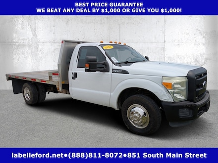 2015 Ford Super Duty F-350 DRW XL 2WD Reg Cab 141 WB 60 CA XL