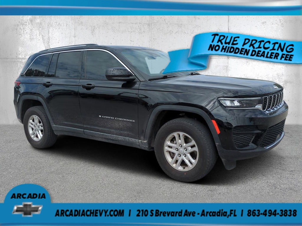 Used 2023 Jeep Grand Cherokee Laredo Laredo 4x2