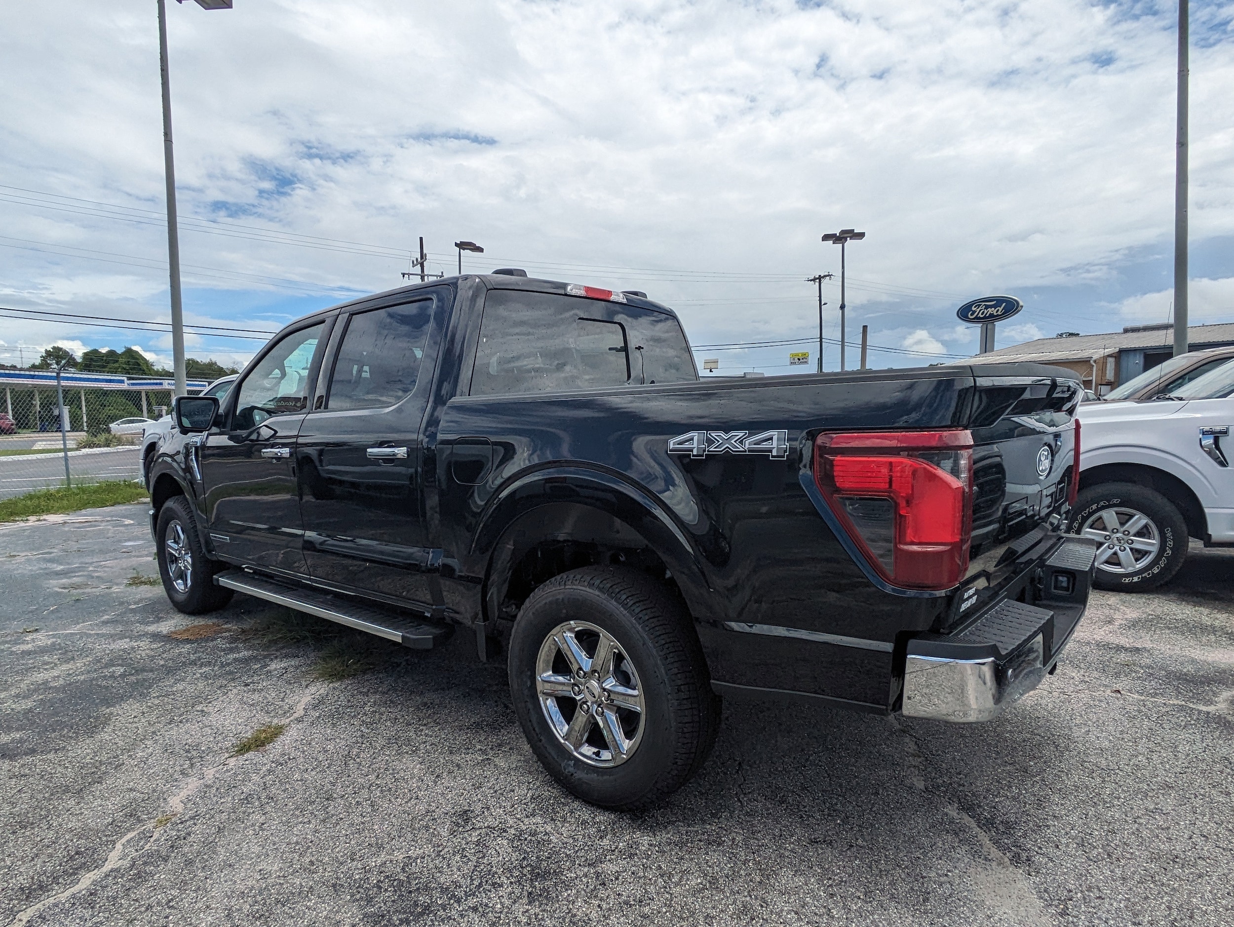 2025 Ford F-150 XLT - Photo 6
