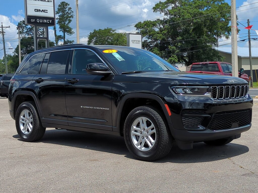 Used 2025 Jeep Grand Cherokee Laredo Laredo 4x4