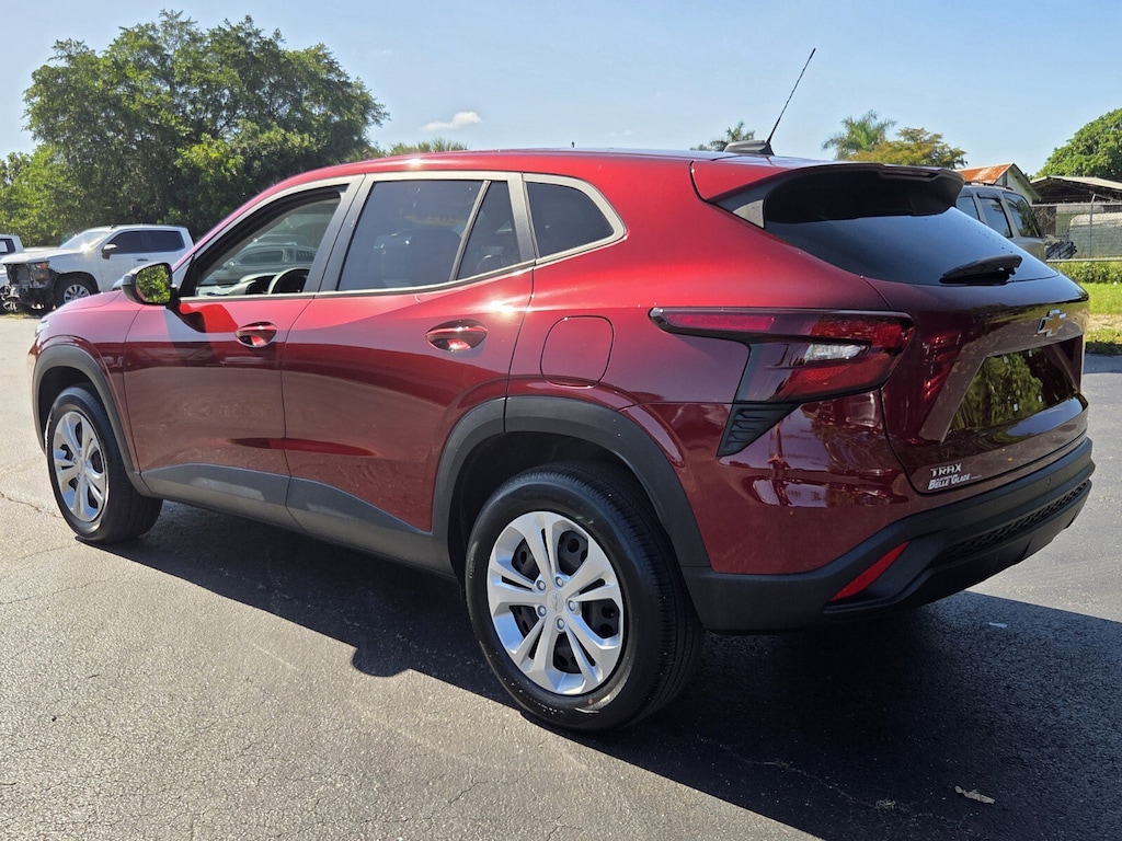 Used 2024 Chevrolet Trax LS FWD LS