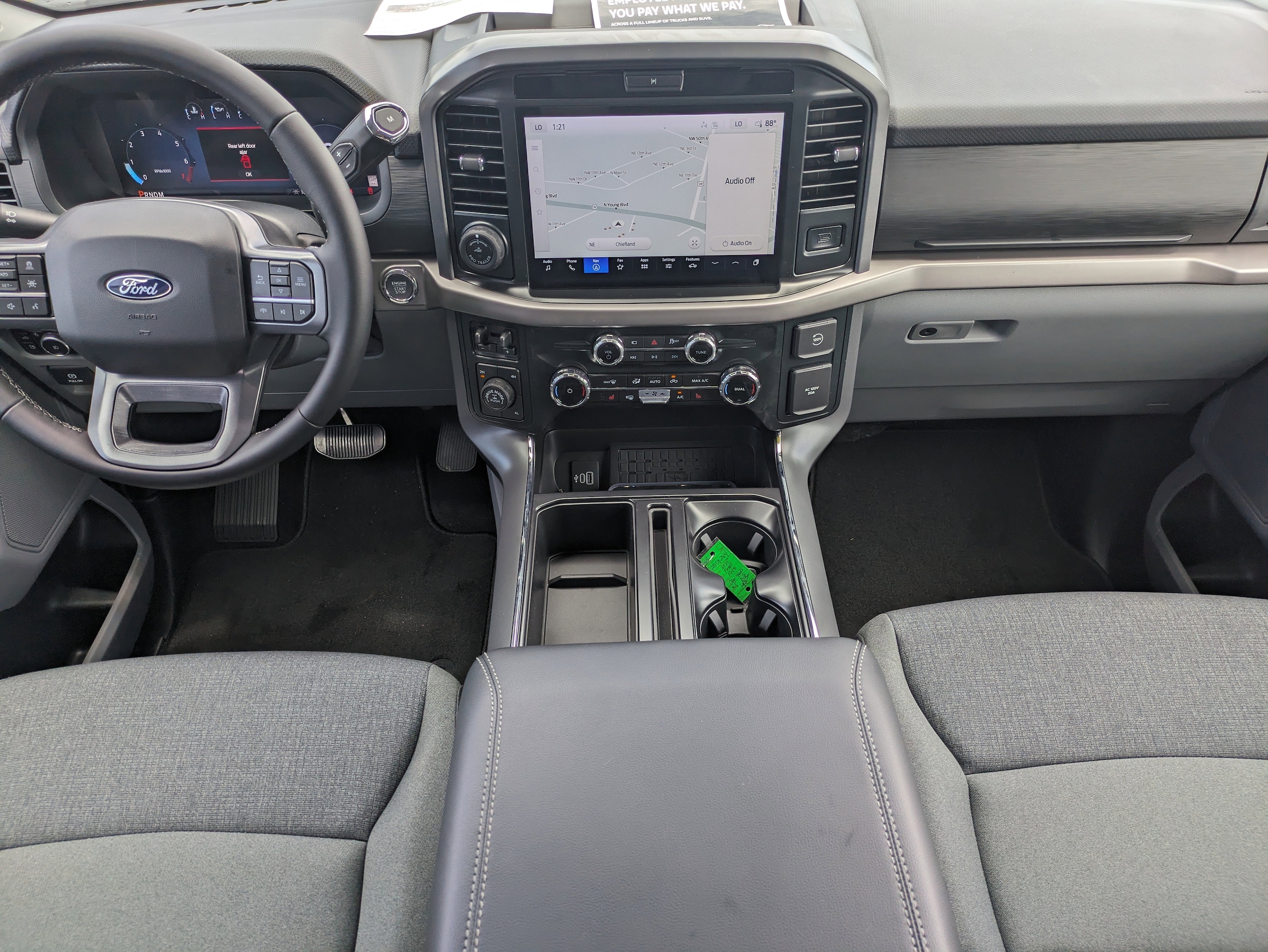 2025 Ford F-150 XLT - Photo 12
