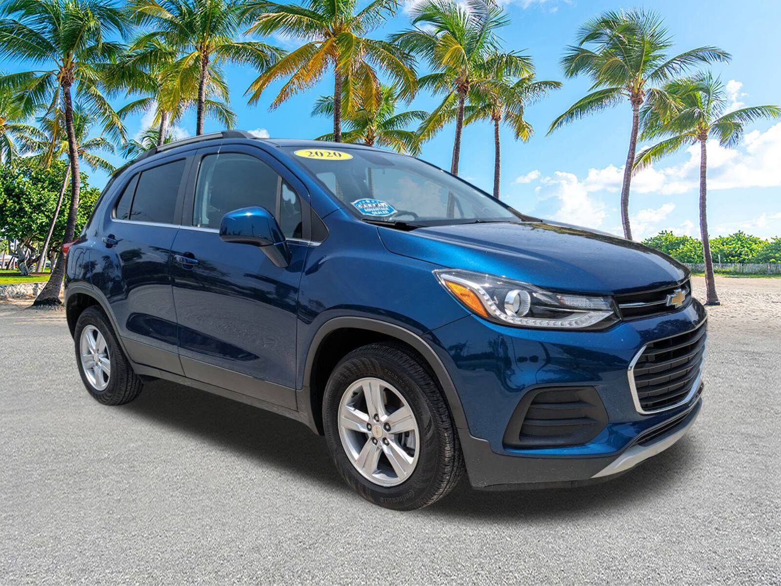 2020 Chevrolet Trax LT photo 2