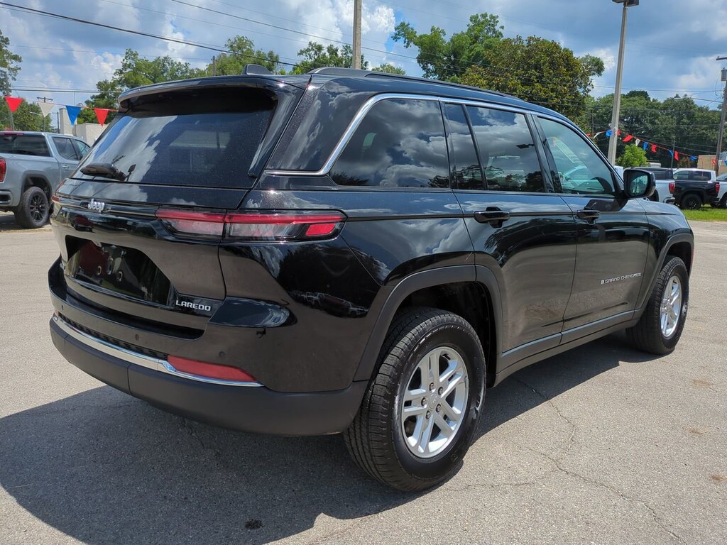 Used 2025 Jeep Grand Cherokee Laredo Laredo 4x4