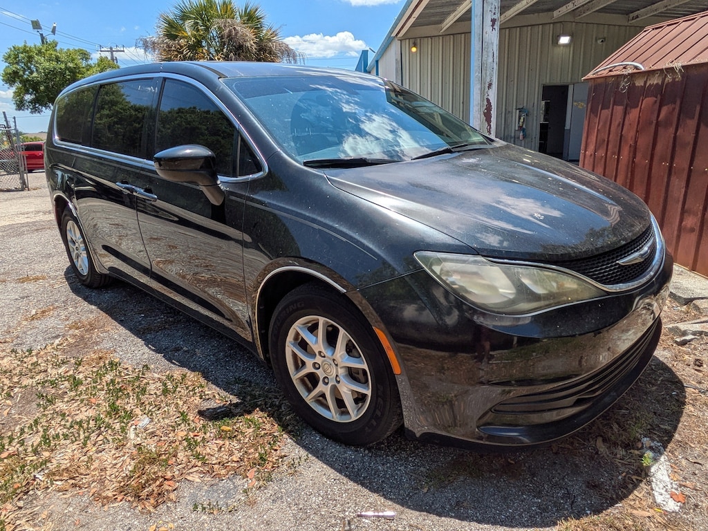 Used 2017 Chrysler Pacifica Touring Touring FWD