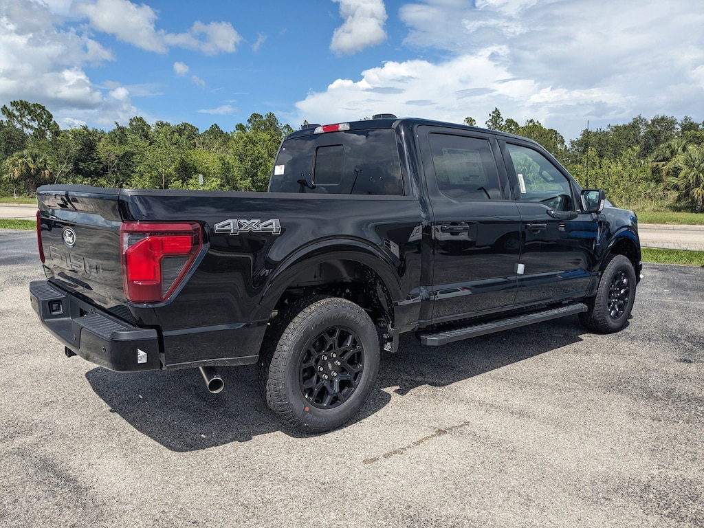 New 2025 Ford F-150 XLT XLT 4WD SuperCrew 5.5 Box