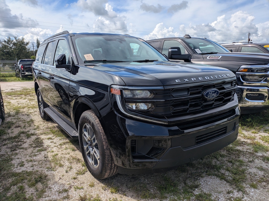 Used 2026 Ford Expedition Active Active 4x2