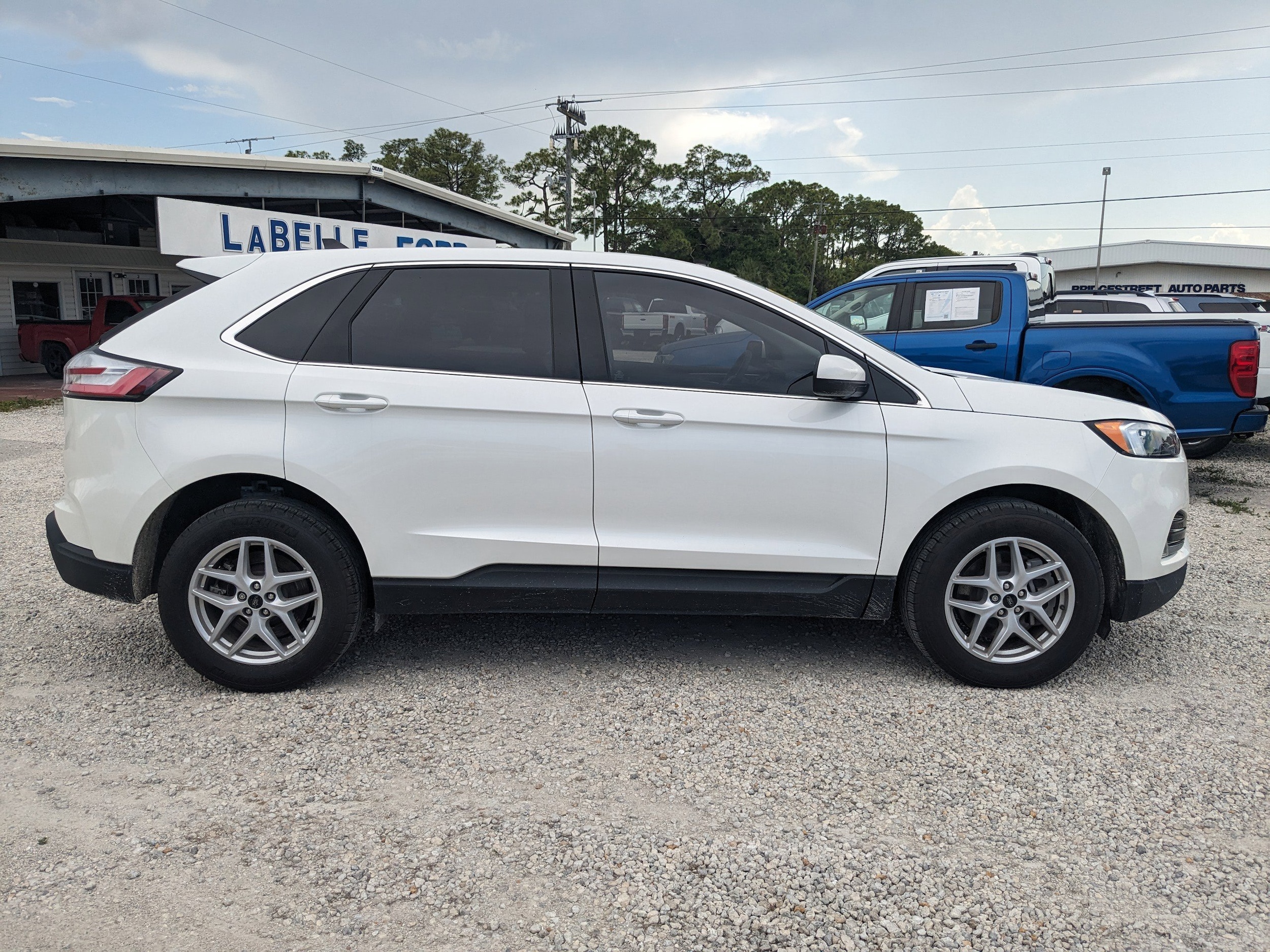 2023 Ford Edge SEL - Photo 3