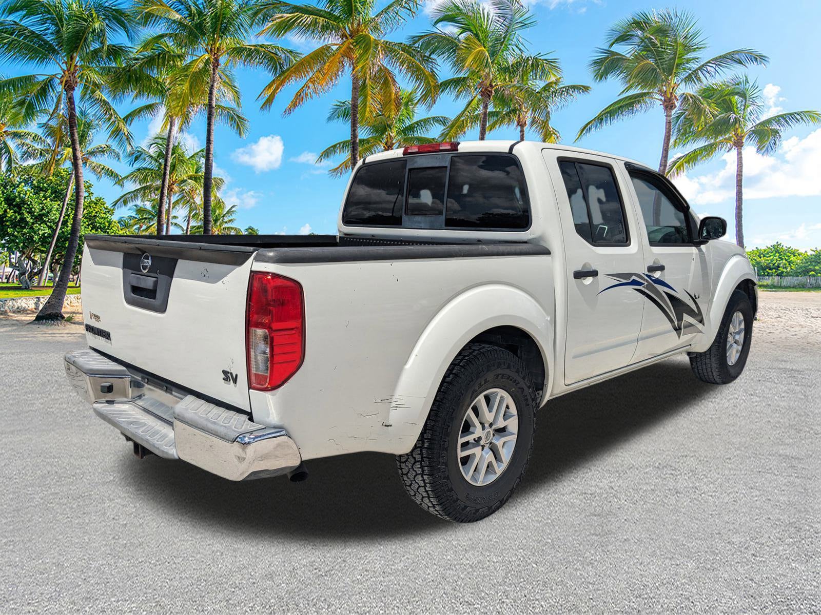 2016 Nissan Frontier Crew Cab SV photo 4