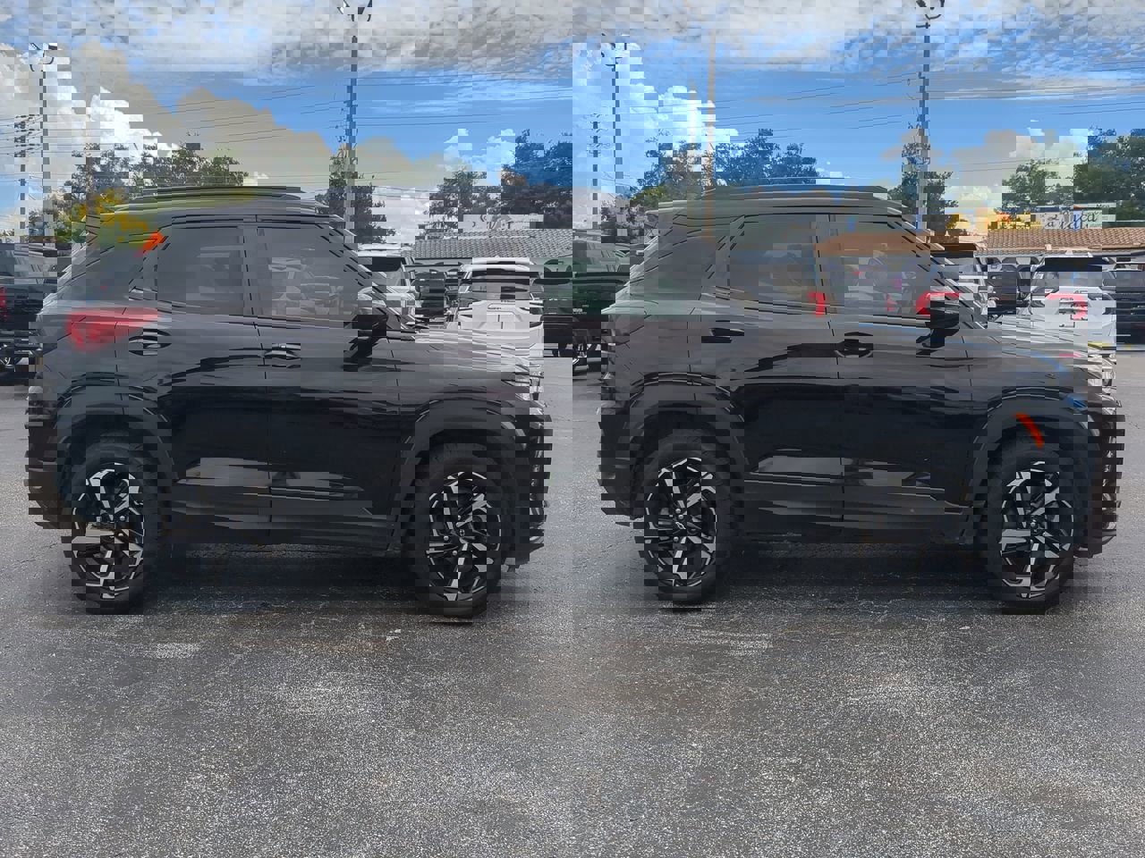 2022 Chevrolet Trailblazer RS photo 2