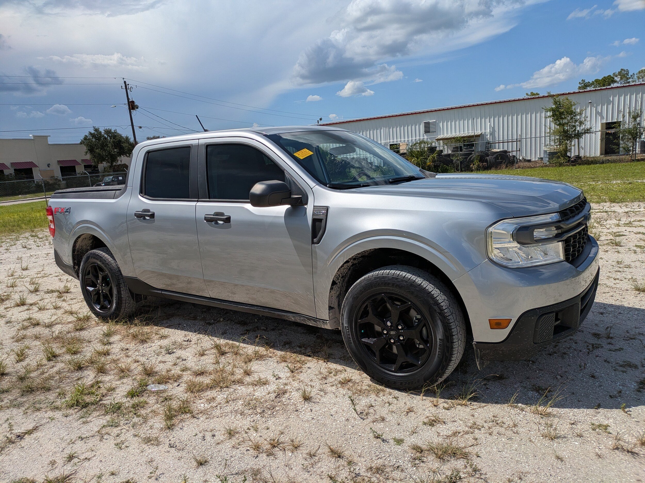 2022 Ford Maverick XLT photo 2