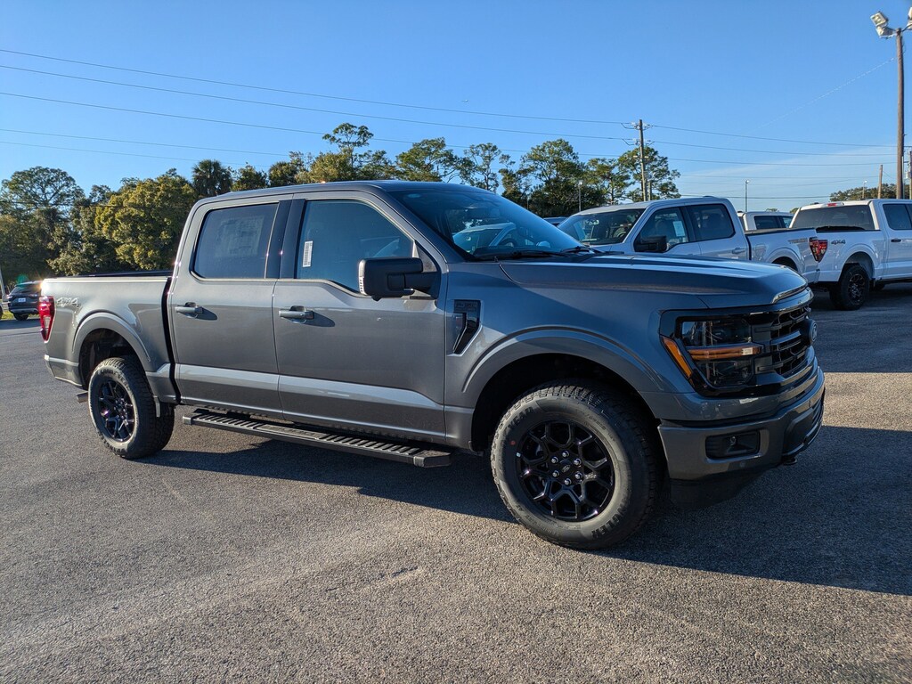 New 2025 Ford F-150 XLT XLT 4WD SuperCrew 5.5 Box