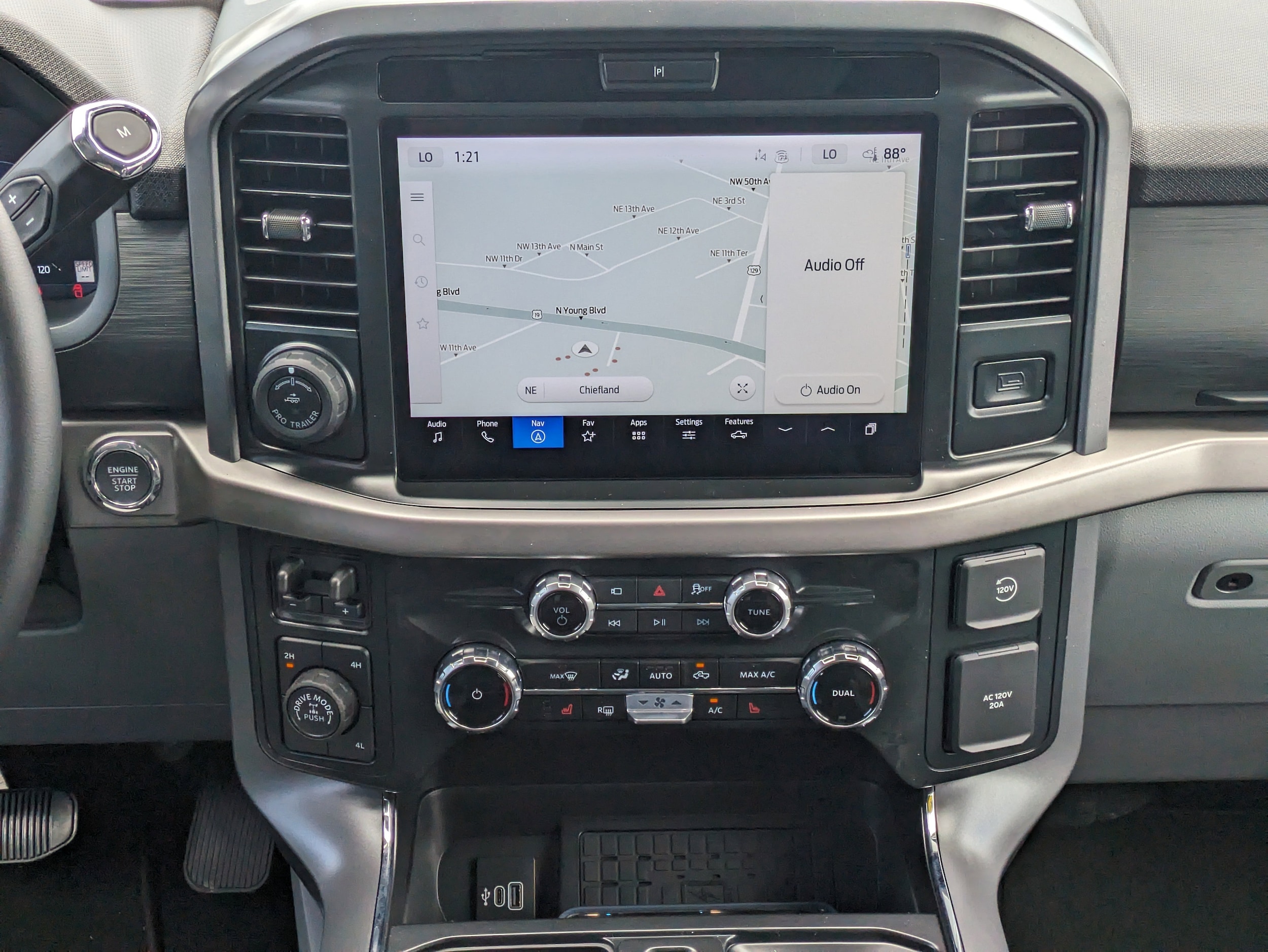 2025 Ford F-150 XLT - Photo 15