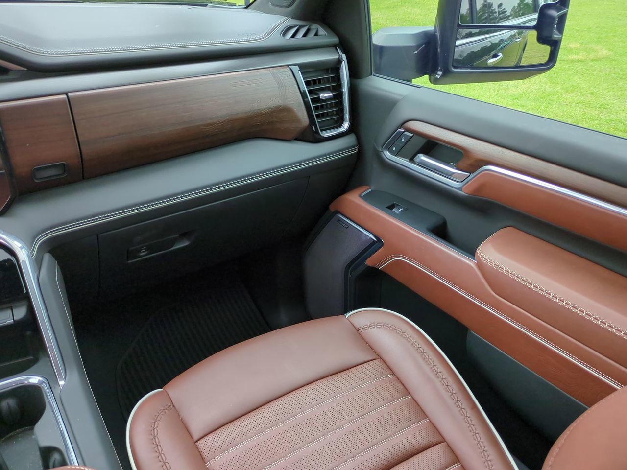2024 GMC Sierra 2500HD Denali Ultimate - Photo 17
