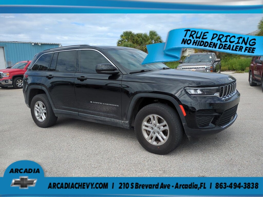 Used 2023 Jeep Grand Cherokee Laredo Laredo 4x2
