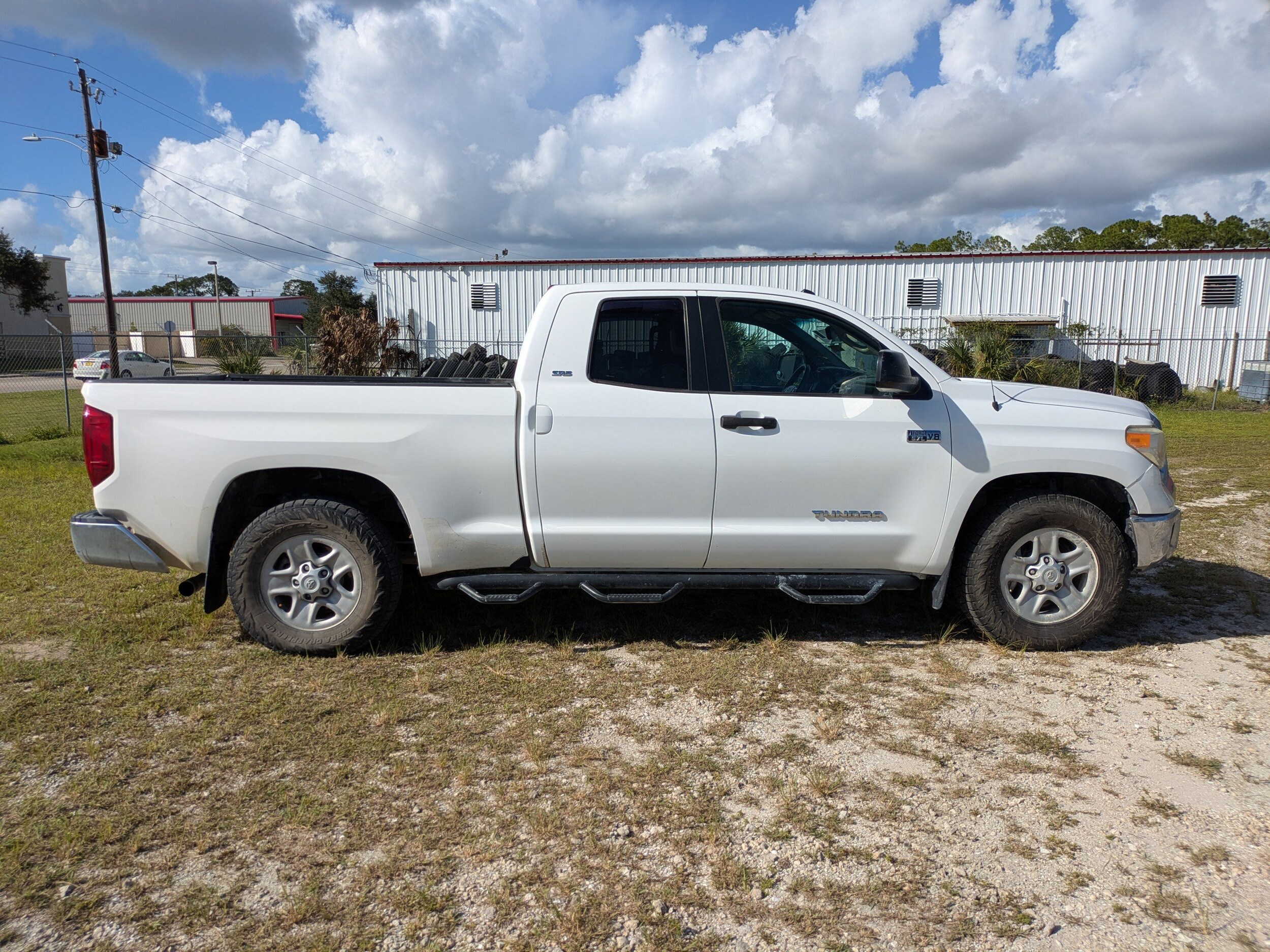 2016 Toyota Tundra Base photo 3