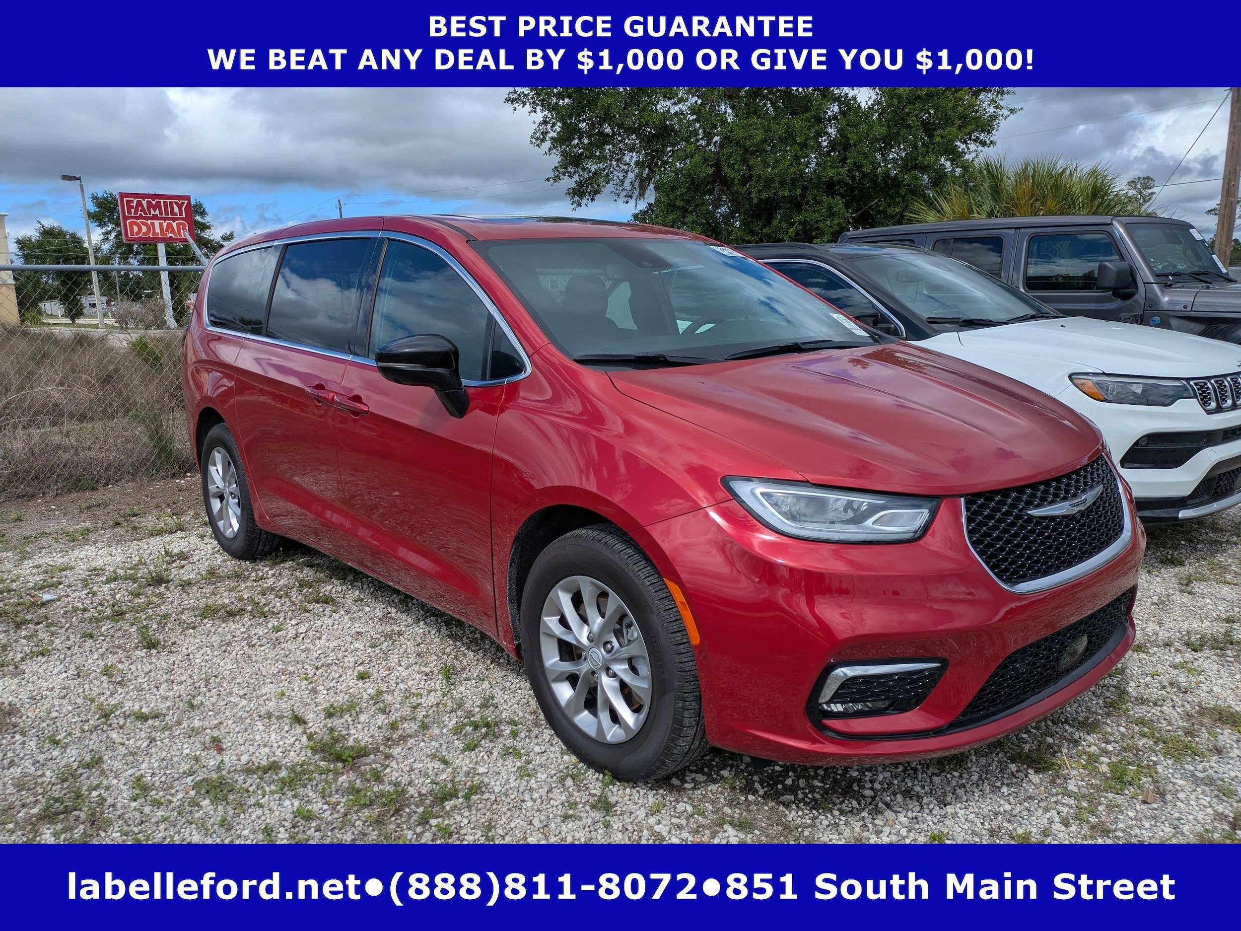 2025 Chrysler Pacifica Select AWD's photo