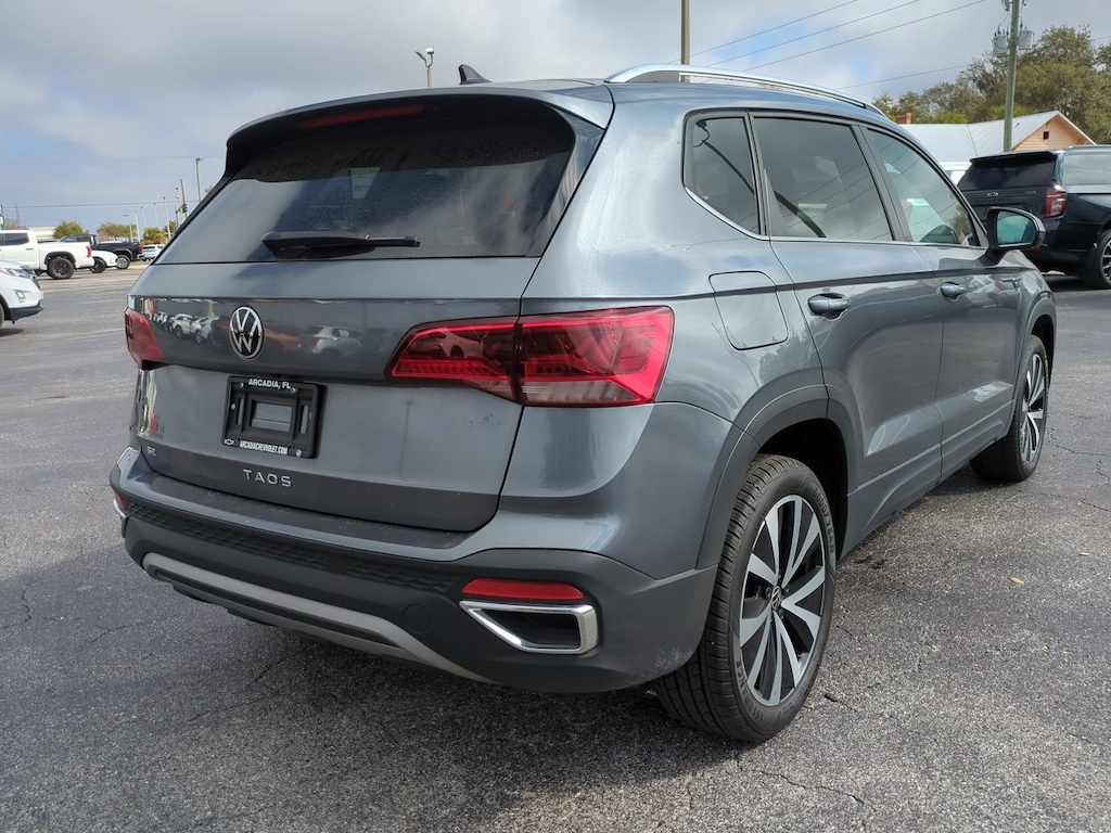 Used 2024 Volkswagen Taos SE SE FWD