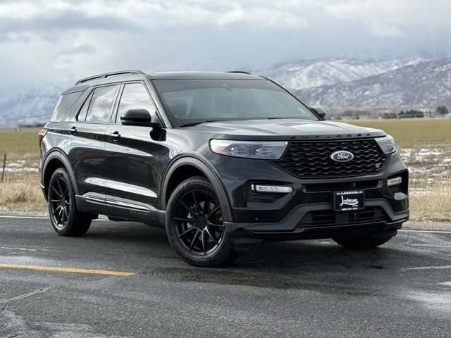 2020 Ford Explorer ST's photo