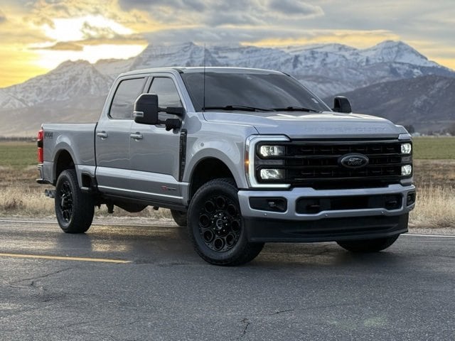 2024 Ford F-350 Super Duty Lariat's photo