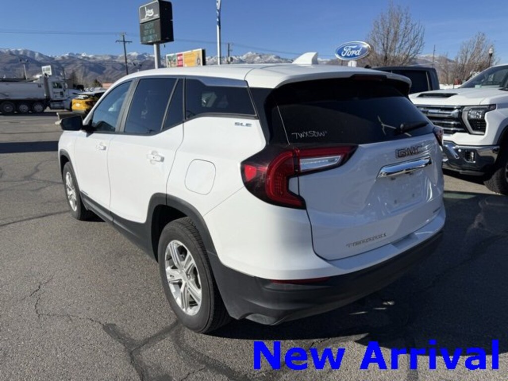 Used 2024 GMC Terrain SLE SUV