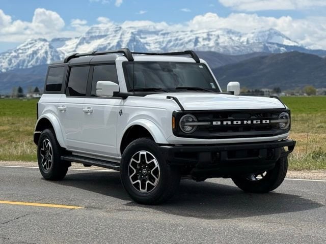 2024 Ford Bronco Outer Banks 4WD 4-door's photo