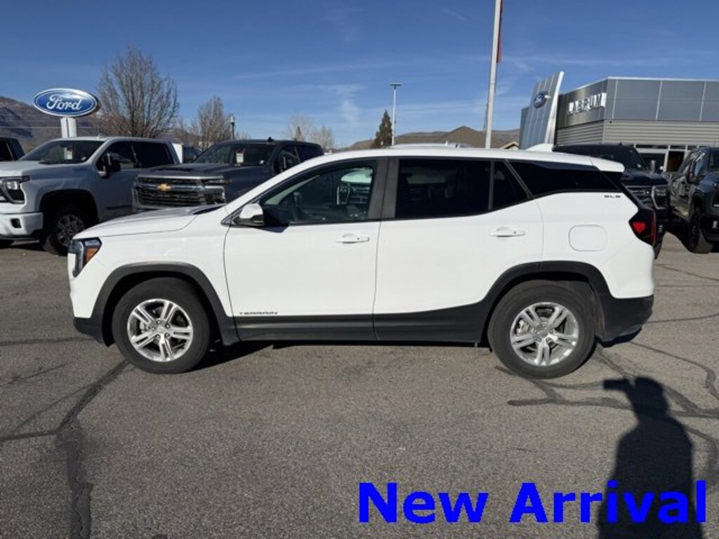 Used 2024 GMC Terrain SLE SUV