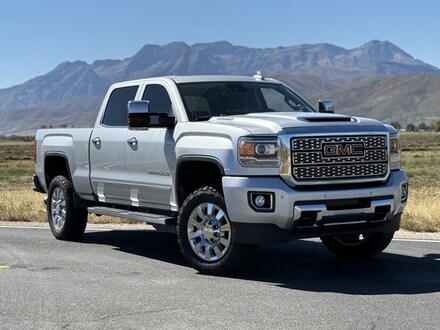 2018 GMC Sierra 2500HD Denali Truck Crew Cab