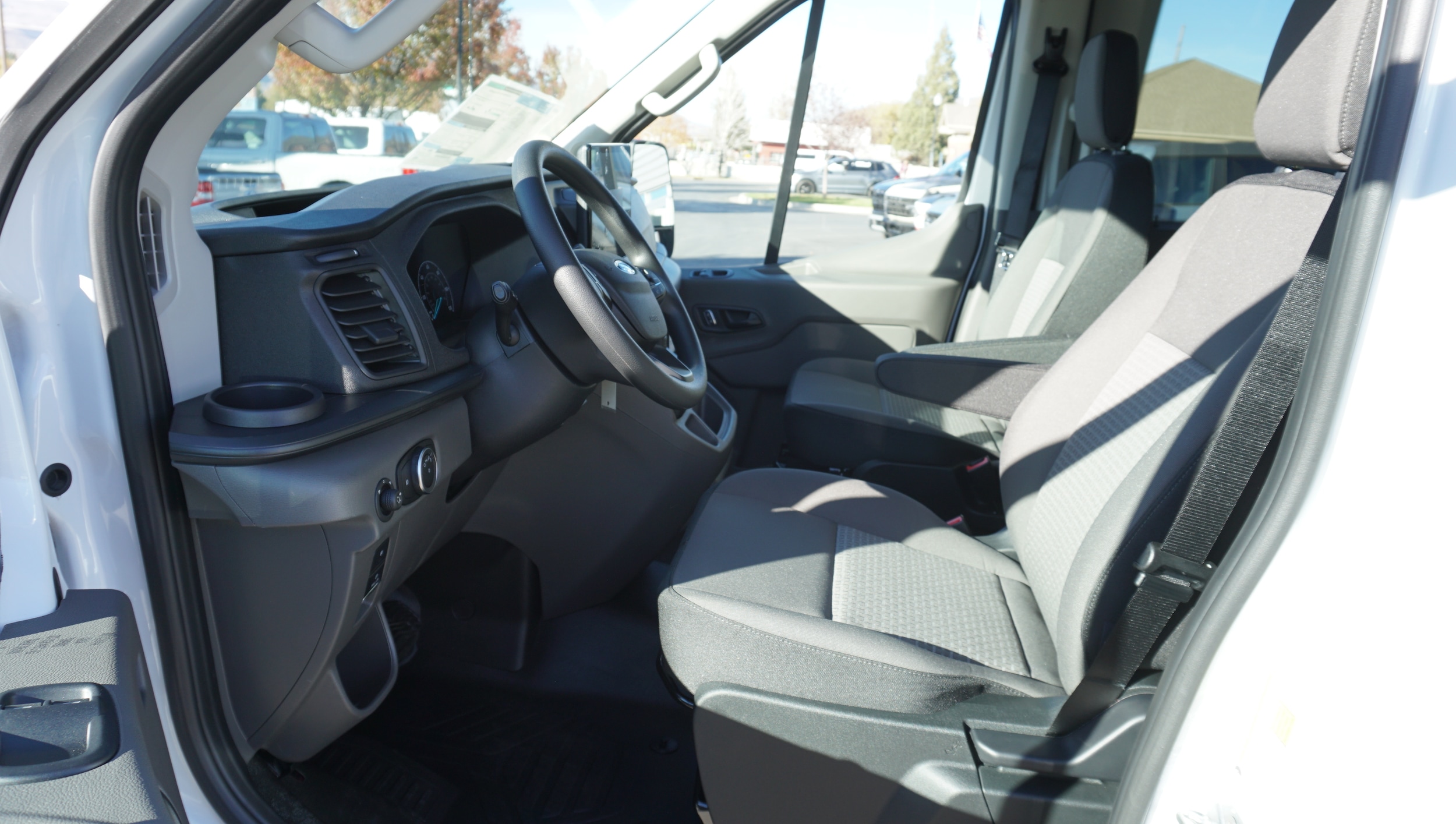 2025 Ford Transit Passenger Van XL - Photo 7