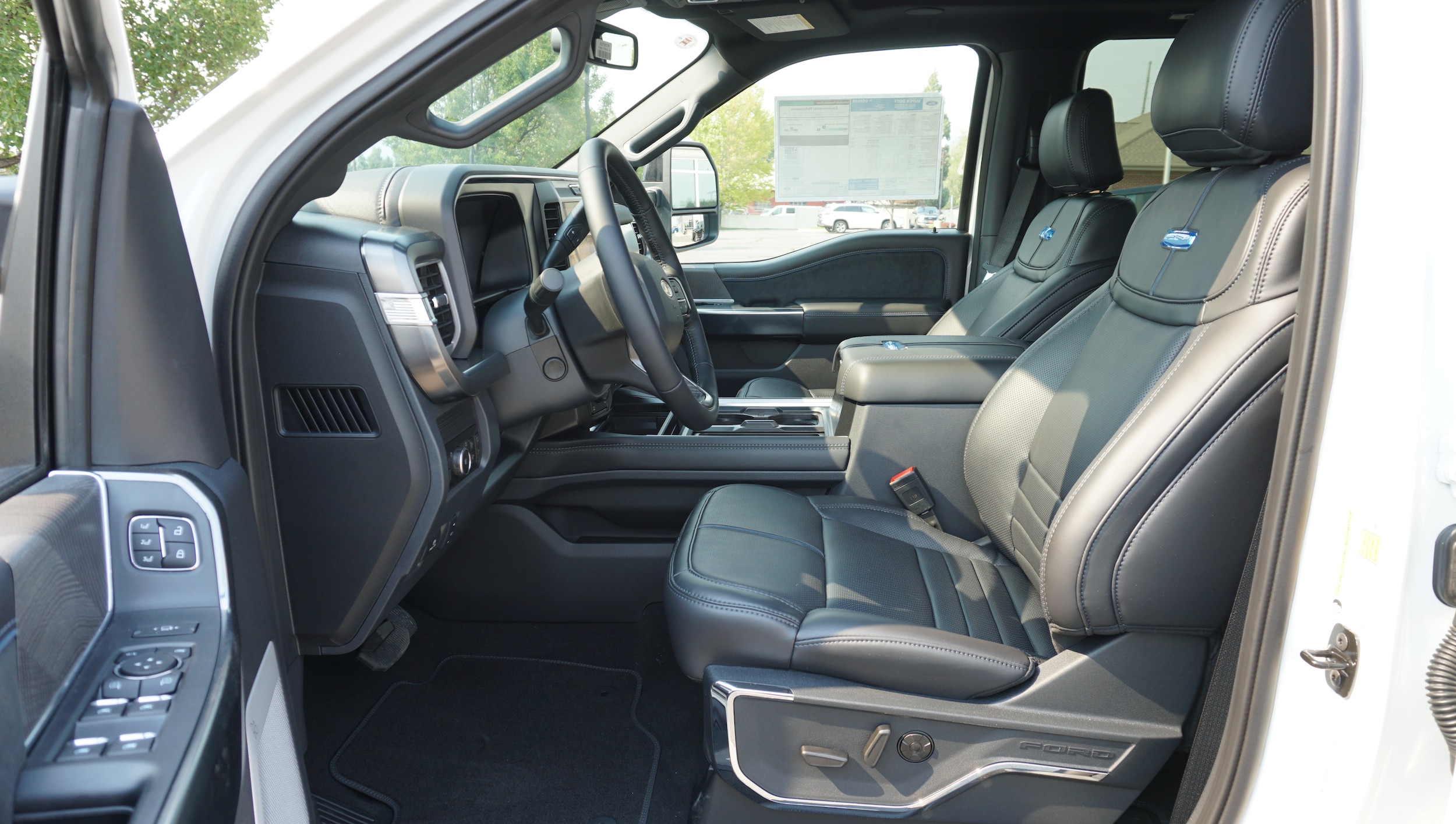 2025 Ford F-350 Super Duty Platinum - Photo 7
