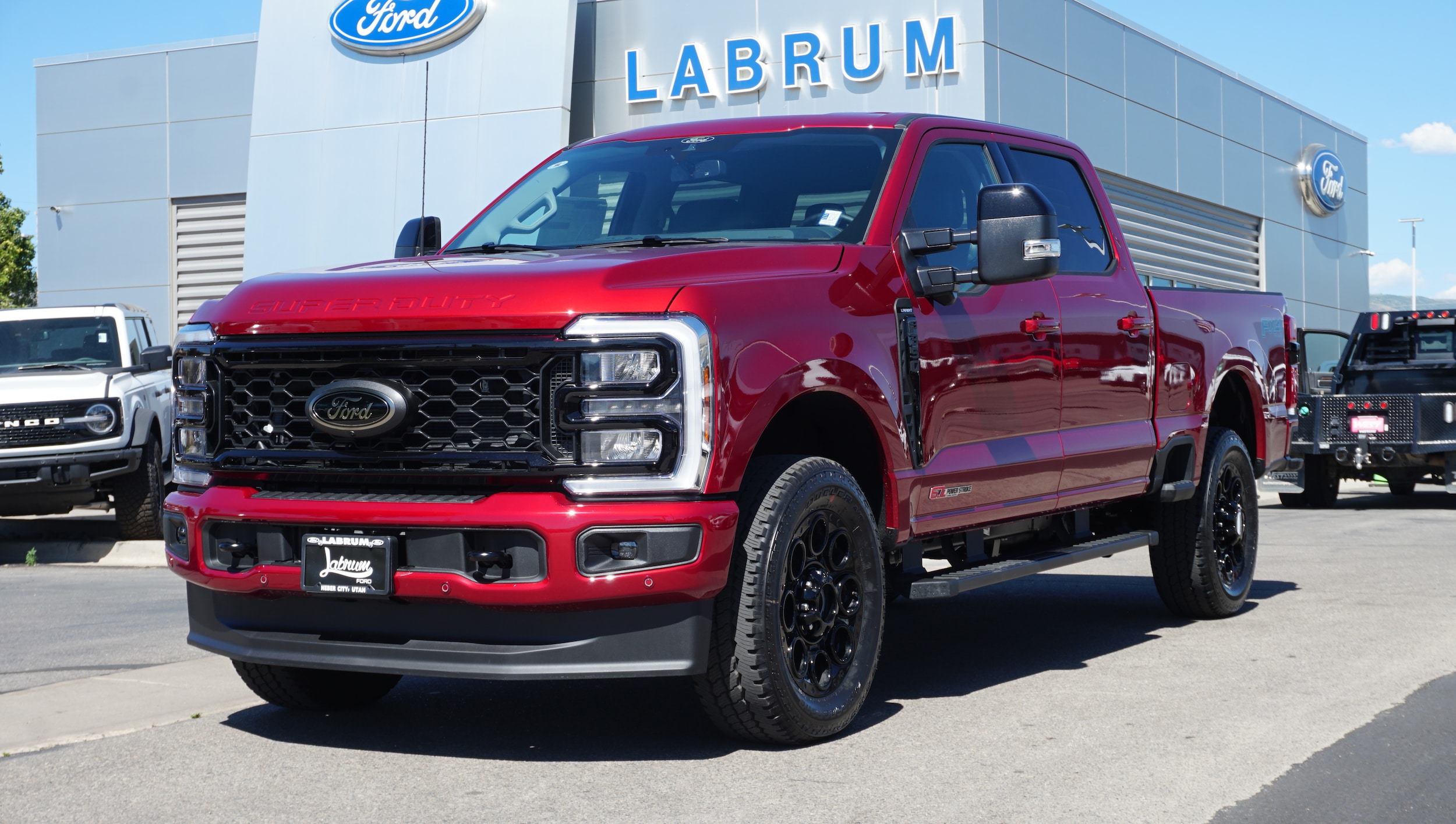 2025 Ford F-350 Super Duty Lariat's photo