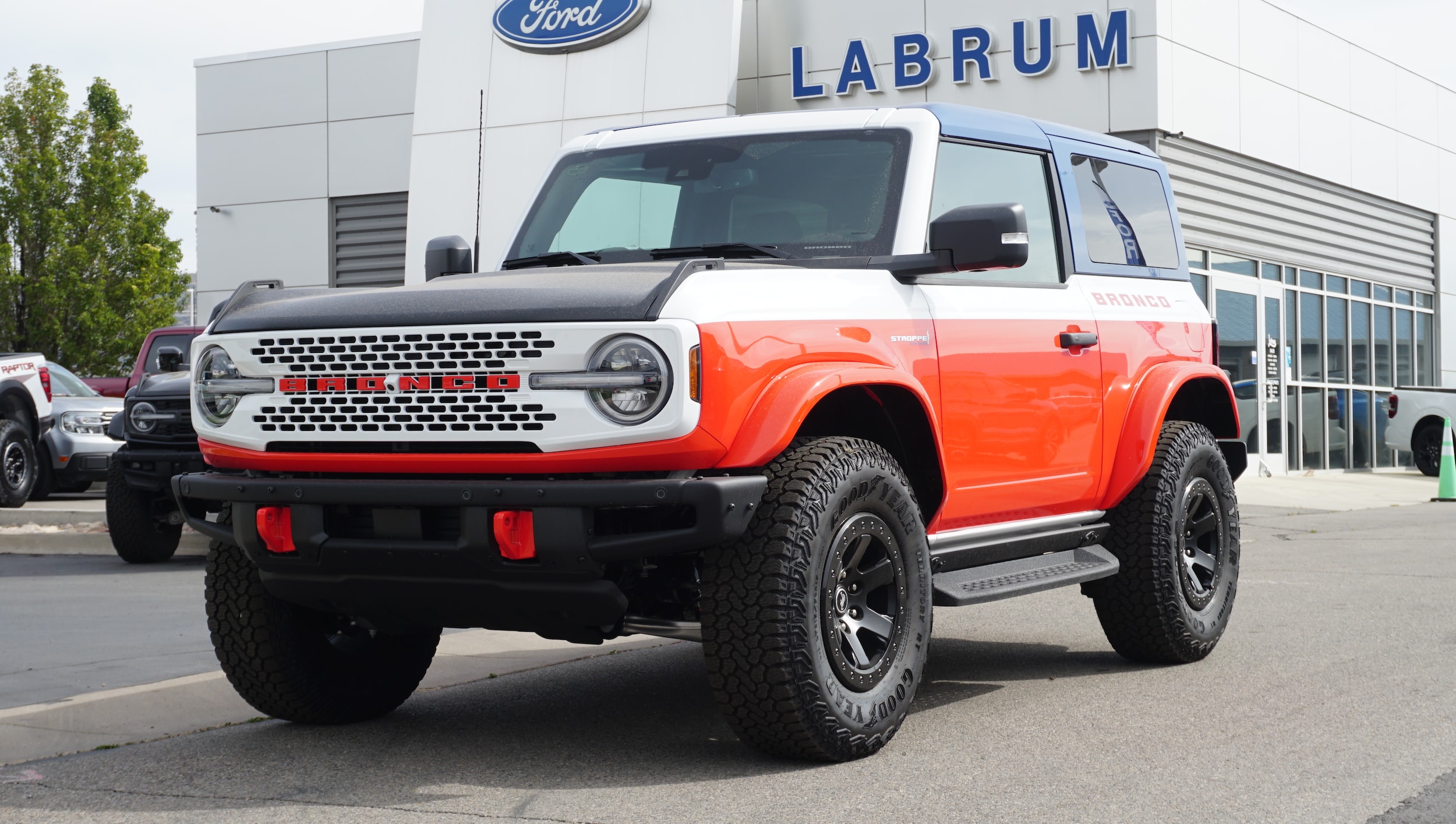 2025 Ford Bronco 2-Door Stroppe's photo