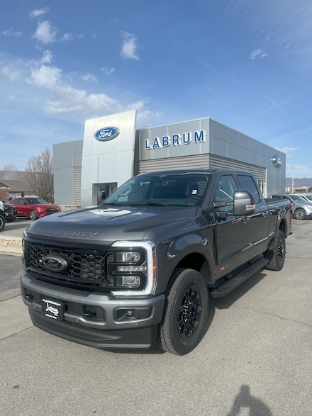 2025 Ford F-350 F-350 Lariat Truck Crew Cab
