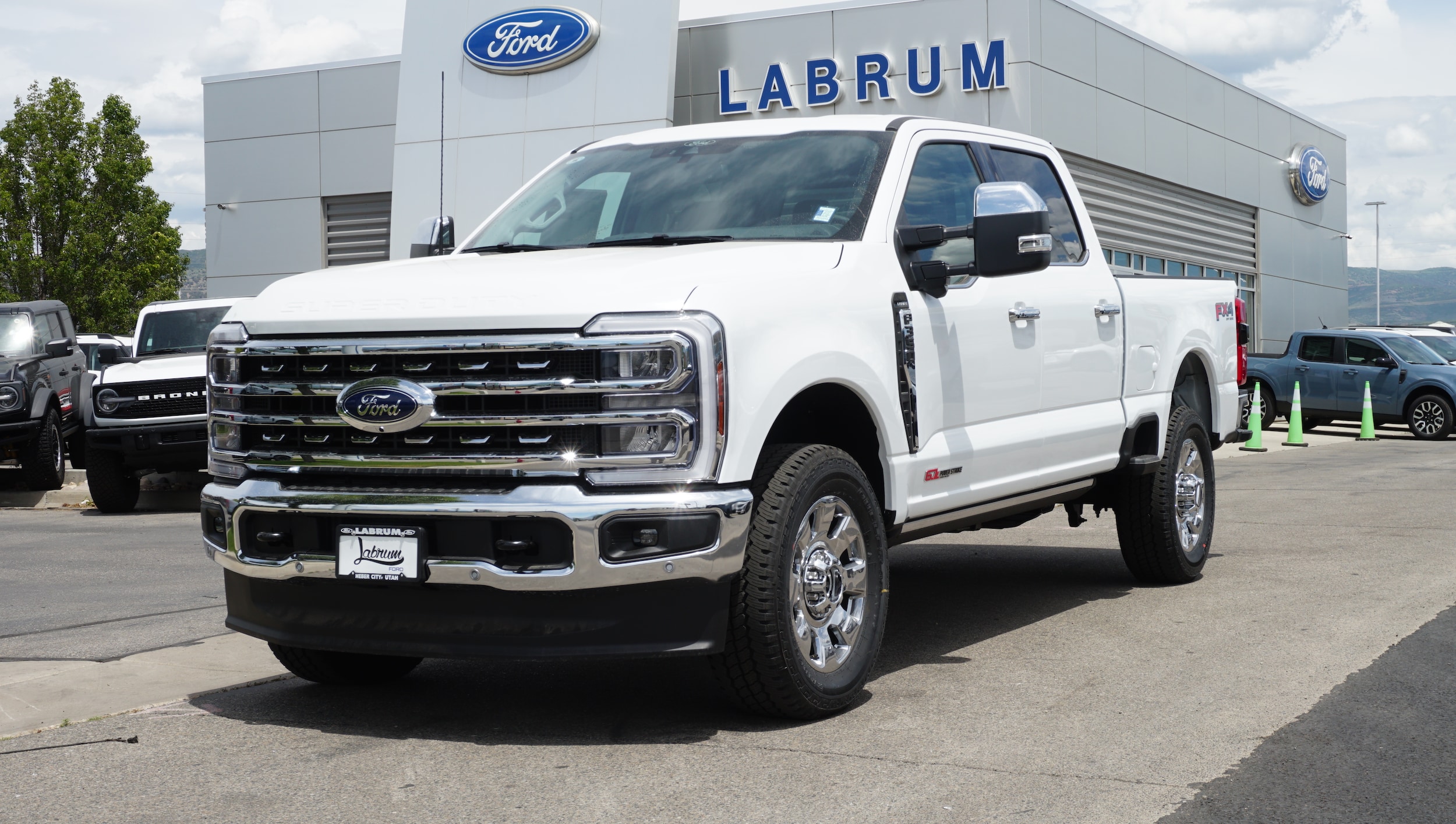 2025 Ford F-350 Super Duty Lariat's photo