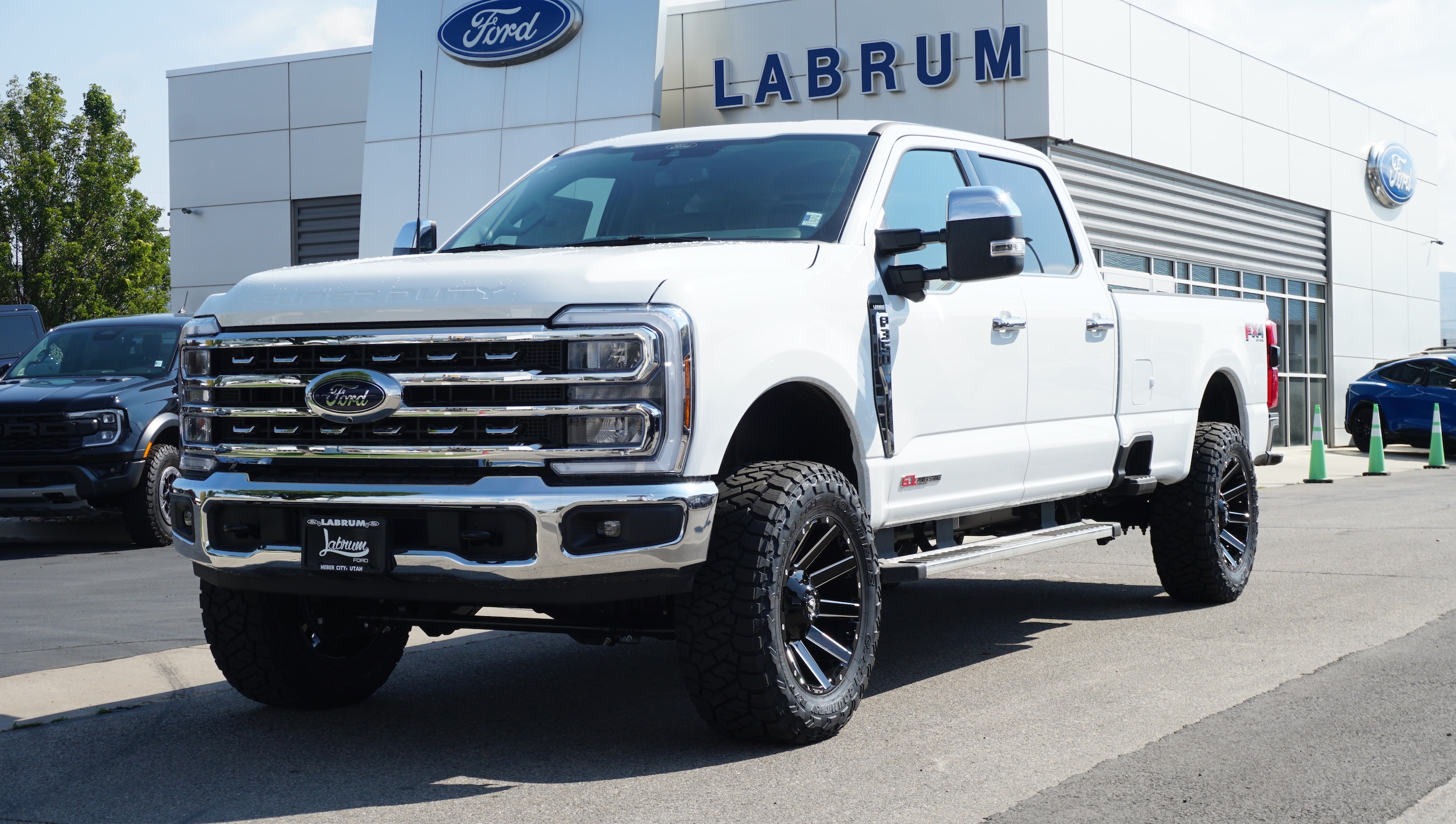 2025 Ford F-350 Super Duty Lariat's photo