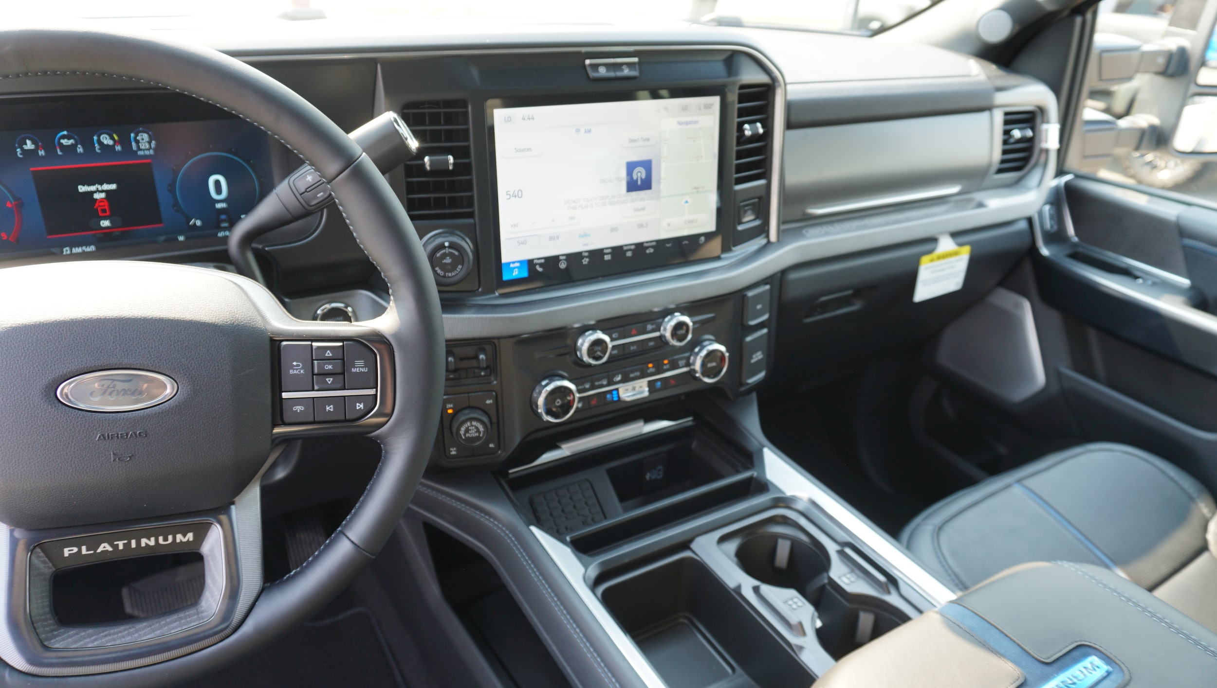 2025 Ford F-350 Super Duty Platinum - Photo 10