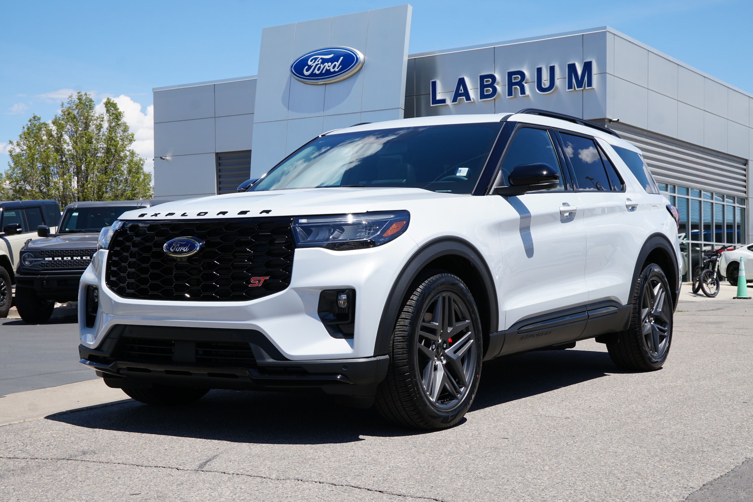2026 Ford Explorer ST 4WD's photo