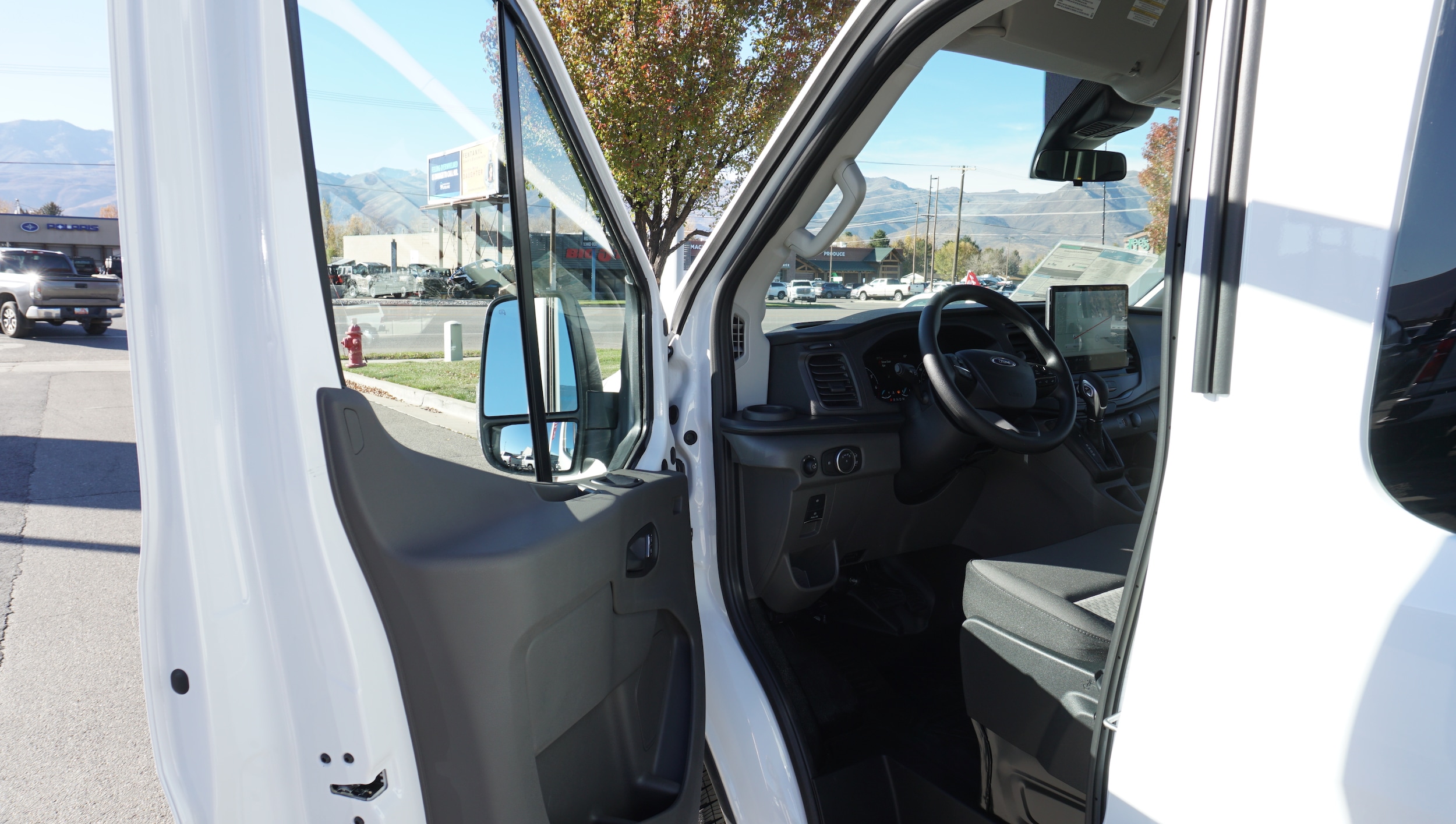 2025 Ford Transit Passenger Van XL - Photo 6
