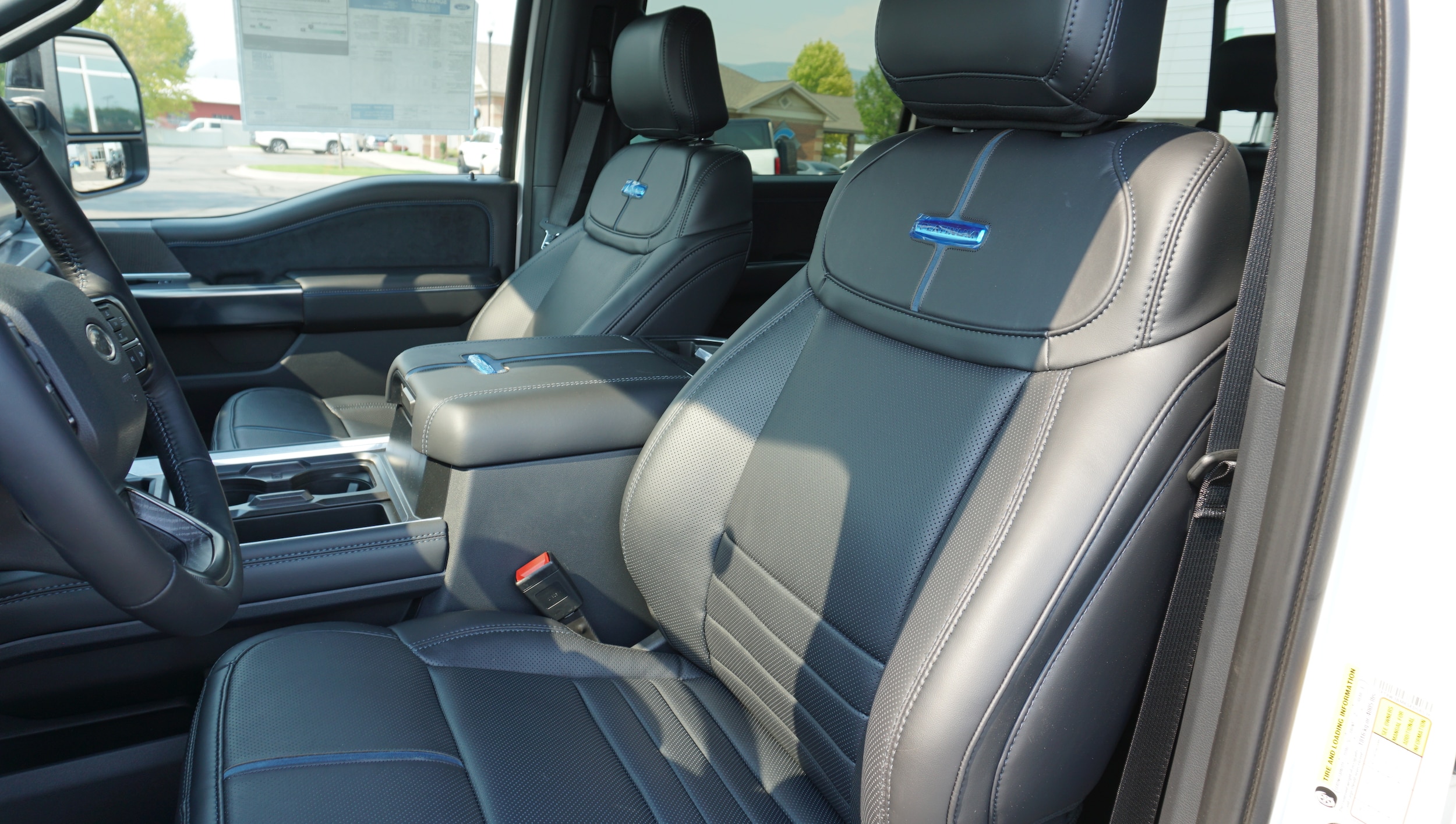 2025 Ford F-350 Super Duty Platinum - Photo 8