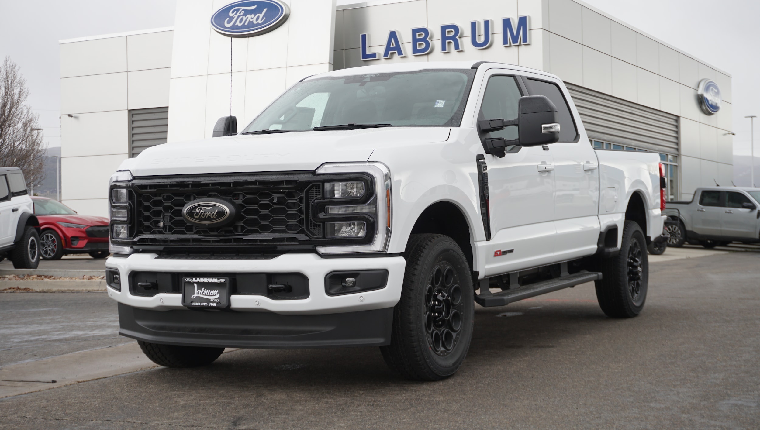 2025 Ford F-350 Super Duty Lariat's photo