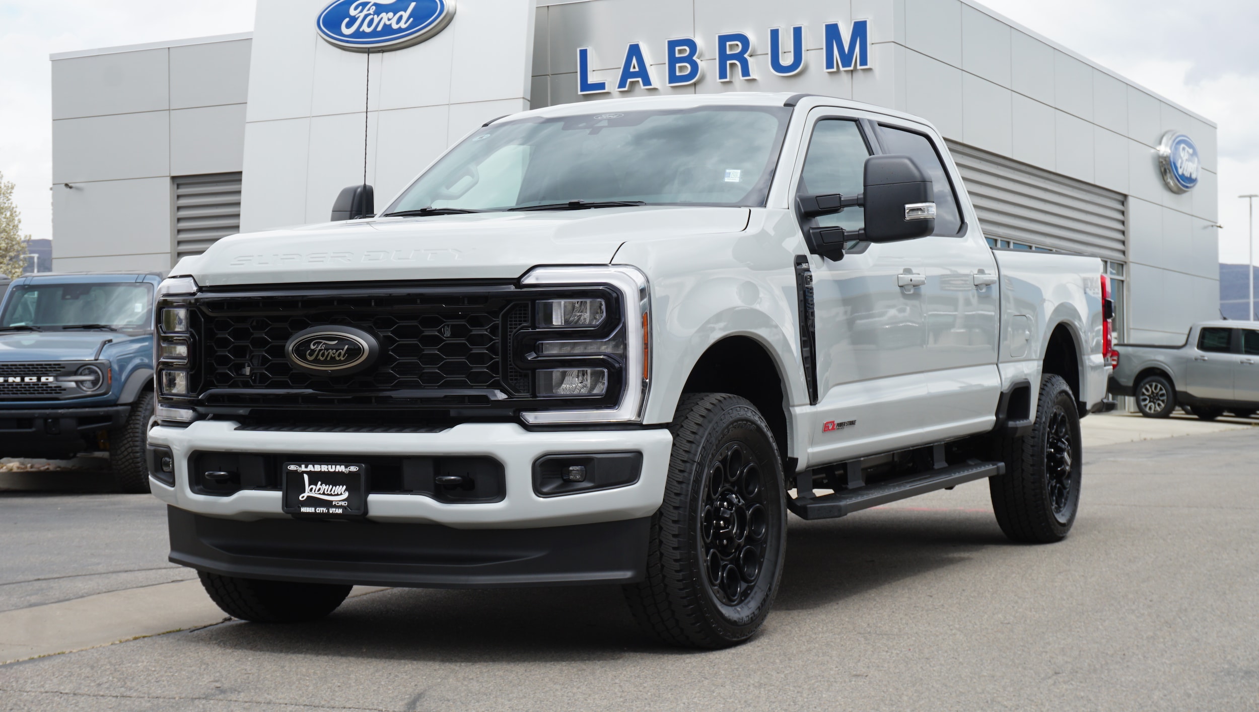 2025 Ford F-350 Super Duty XLT's photo