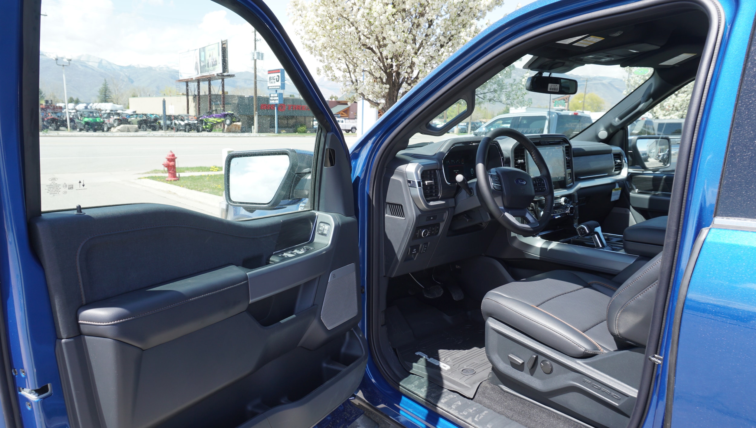 2025 Ford F-150 Lariat - Photo 6