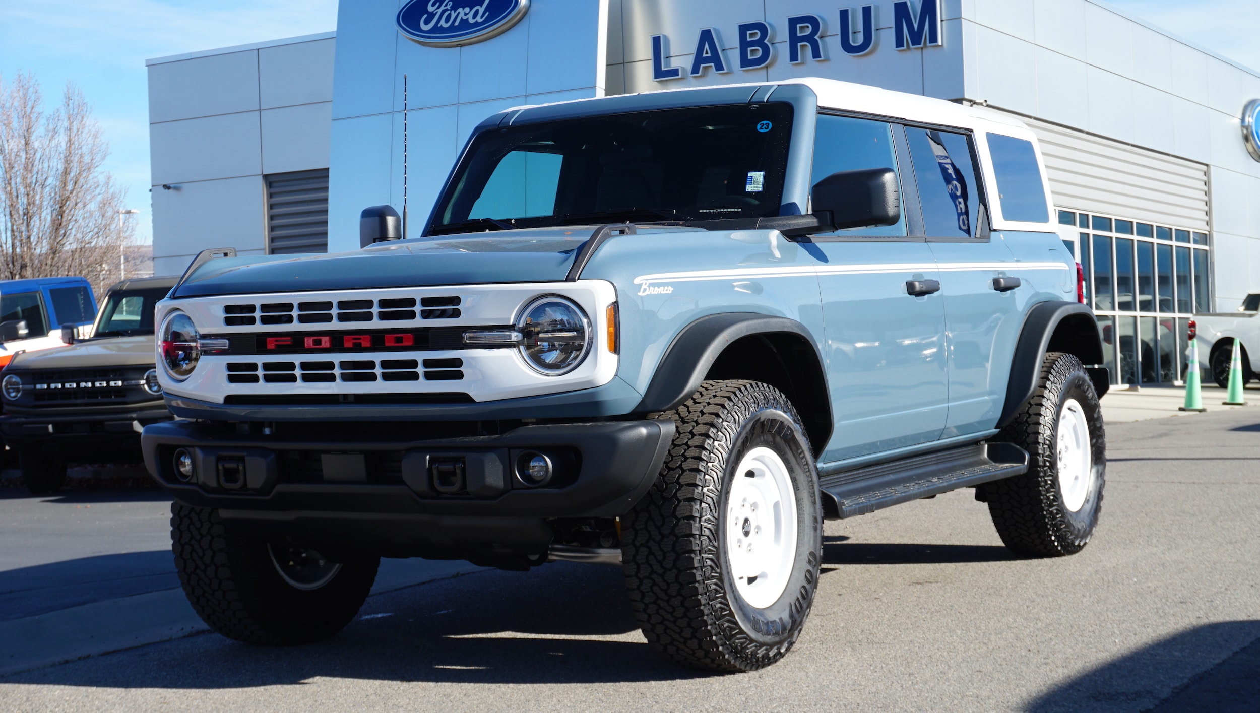 2025 Ford Bronco 4-Door Heritage Editon's photo