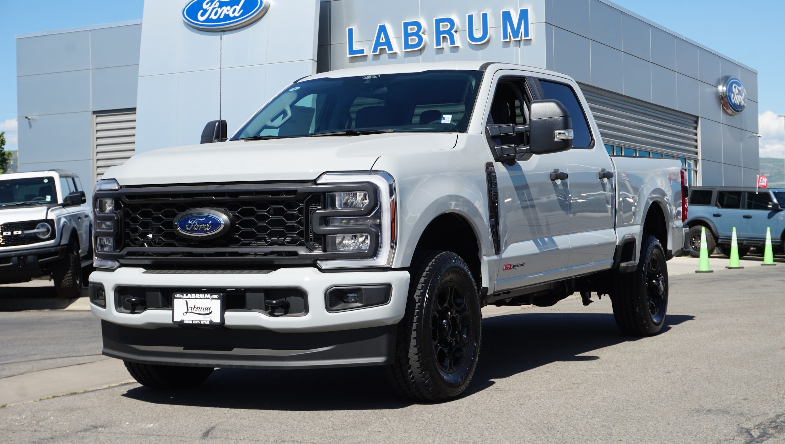 2025 Ford F-350 Super Duty XL's photo