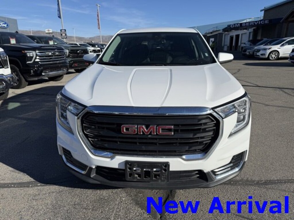 Used 2024 GMC Terrain SLE SUV
